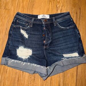 Hollister Curvy Ultra High Rise Mom Shorts